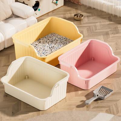 Large open cat litter box, splash-proof, with a cat litter s