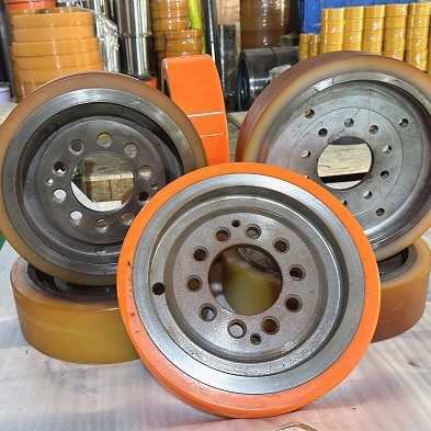 厂家直发煤矿单轨吊机车驱动轮340*100包胶轮355*95驱动轮400*100