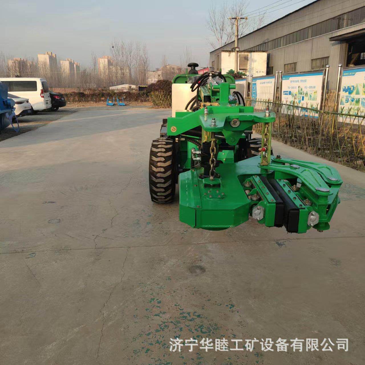 大枣核桃坚果轮式果实震动机轮式装载机果实摇果机