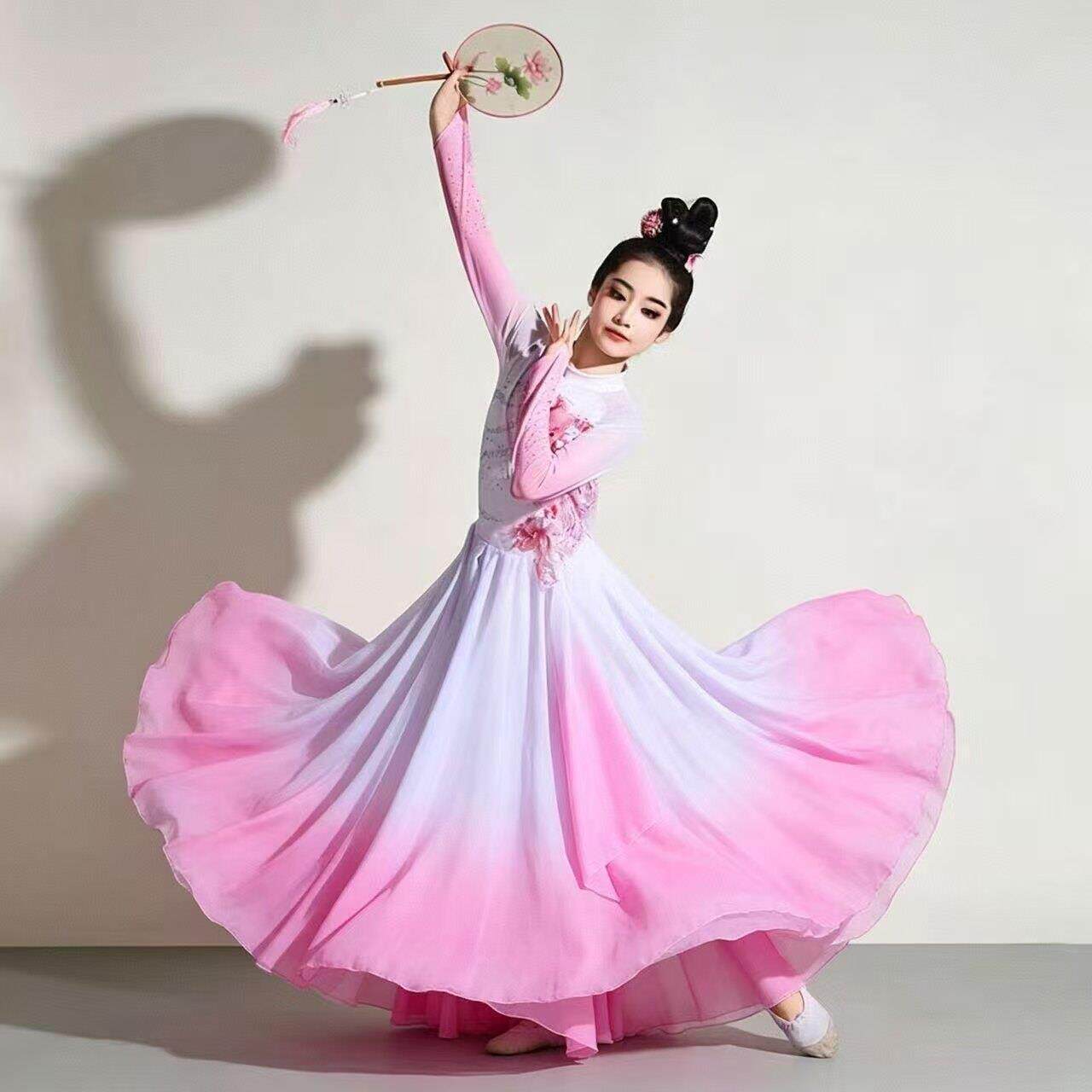 儿童开场舞大摆裙歌伴舞伞舞扇子舞中国风大型合唱舞台表演服飘逸
