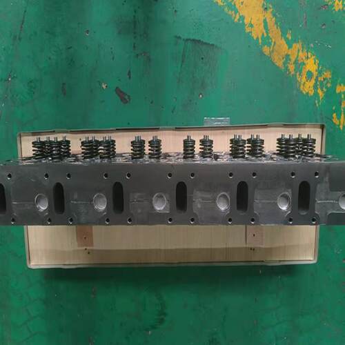 玉柴L4700汽缸盖总成 YC6L310-50国五电喷柴油机 凸机 基础机