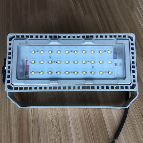 NTC9280LED投光灯110WAC220V50Hz/60HzLED隧道灯防眩投光灯