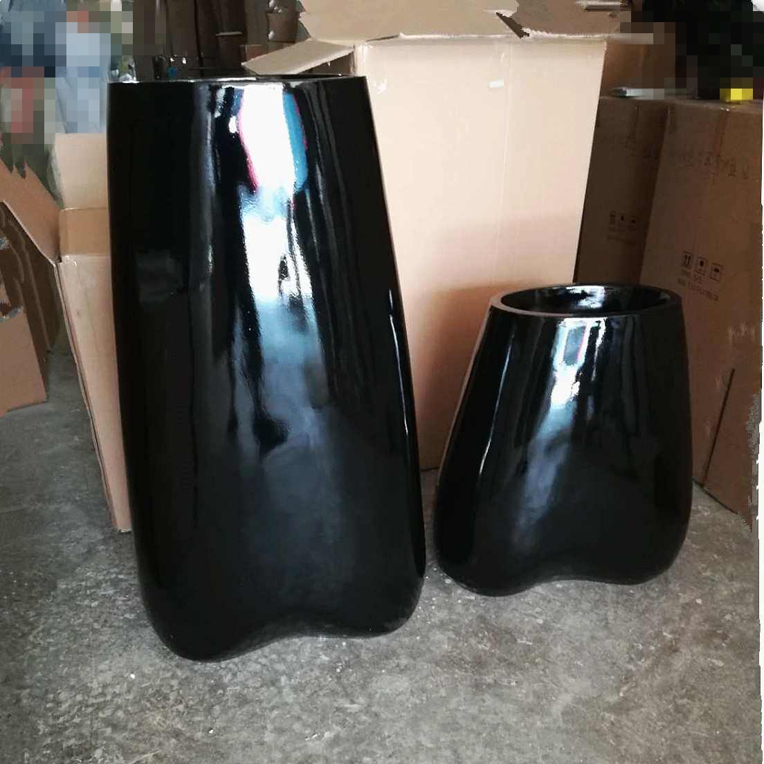 现代风格经典黑瓜子桃心形玻璃钢落地大花瓶酒店会所公司家居摆设