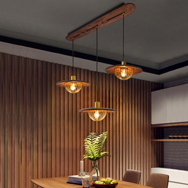 餐厅灯吊灯三头小客厅，玄关轻奢复古灯泡，室内实木胡桃木色创意灯具