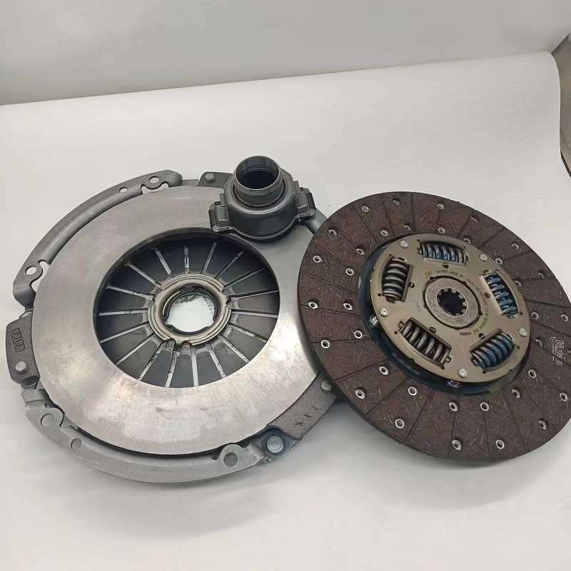 依维柯离合器三件套得意宝迪欧胜国三四国五六离合器压盘片三件套