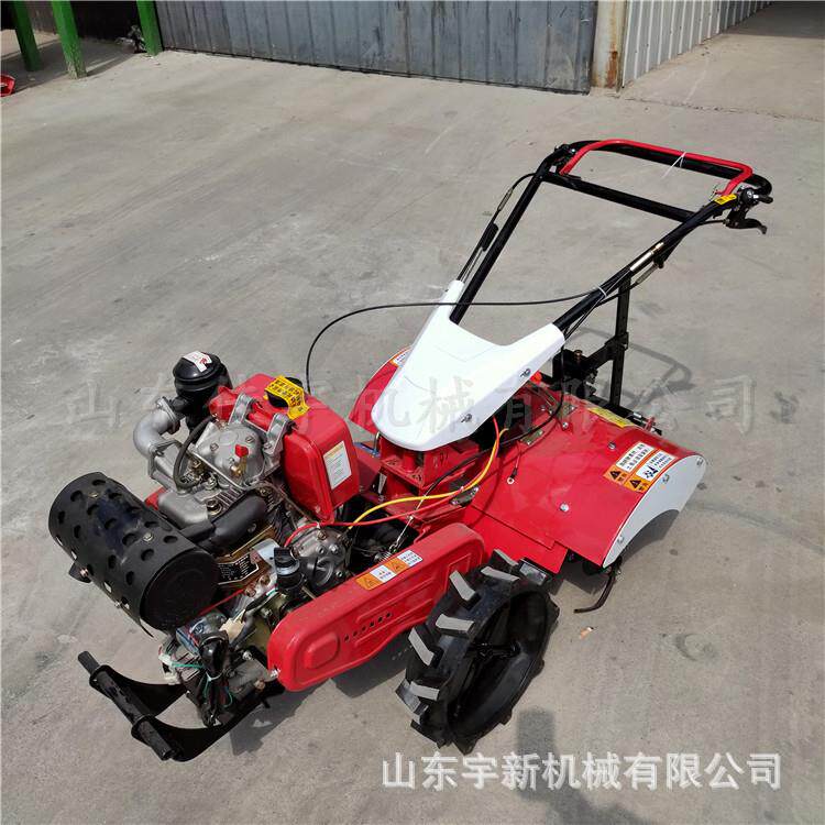 汽油四驱微耕机果园旋耕松土机一机多用锄草施肥机