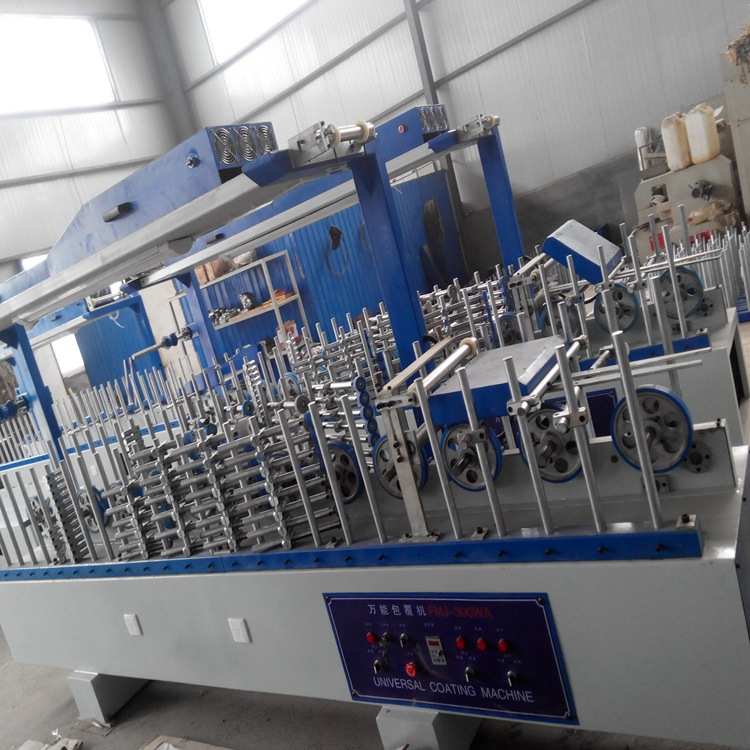 600宽木塑墙板木饰面覆膜机 自动修边冷胶滚涂木线条格栅板包覆机