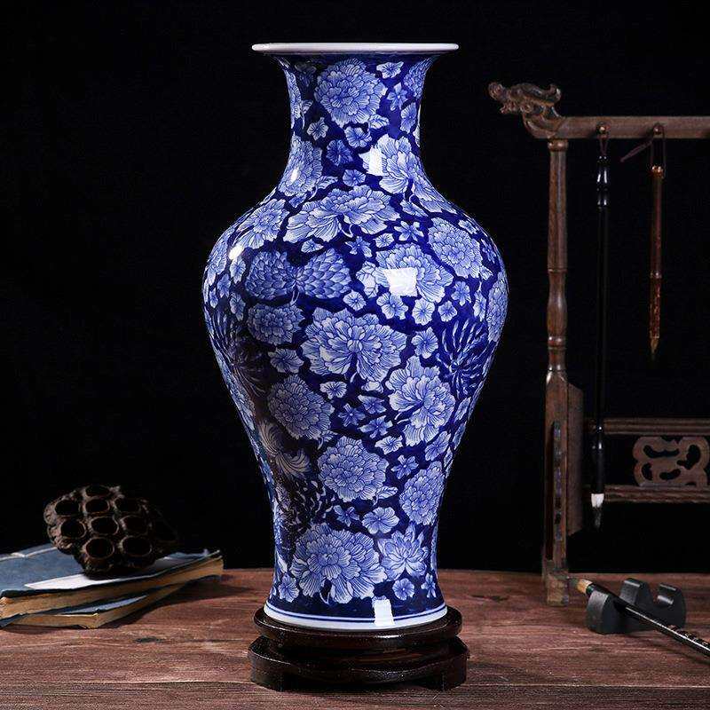 景德镇手绘汾水蓝底梅花赏瓶陶瓷新中式客厅家居工艺品博古架摆件