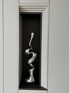 样板间入户玄关装饰摆饰客厅电视柜旁边现代轻奢酒店艺术抽象雕塑