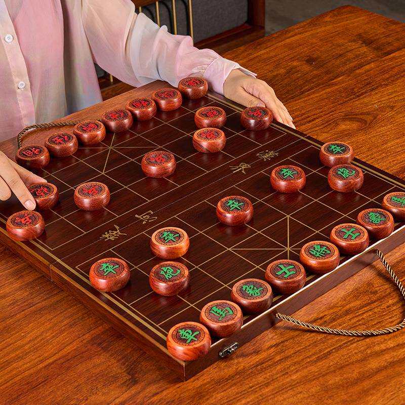 象棋中国象棋儿童实木带木质棋盘学生像棋象棋大号便携榉木棋子