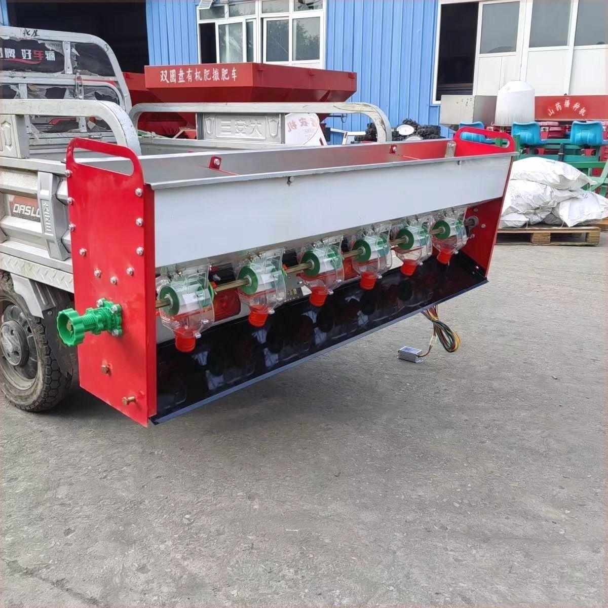 电动撒肥机后置12/48付60v电动三轮撒肥机新款后挂式调速款撒肥机