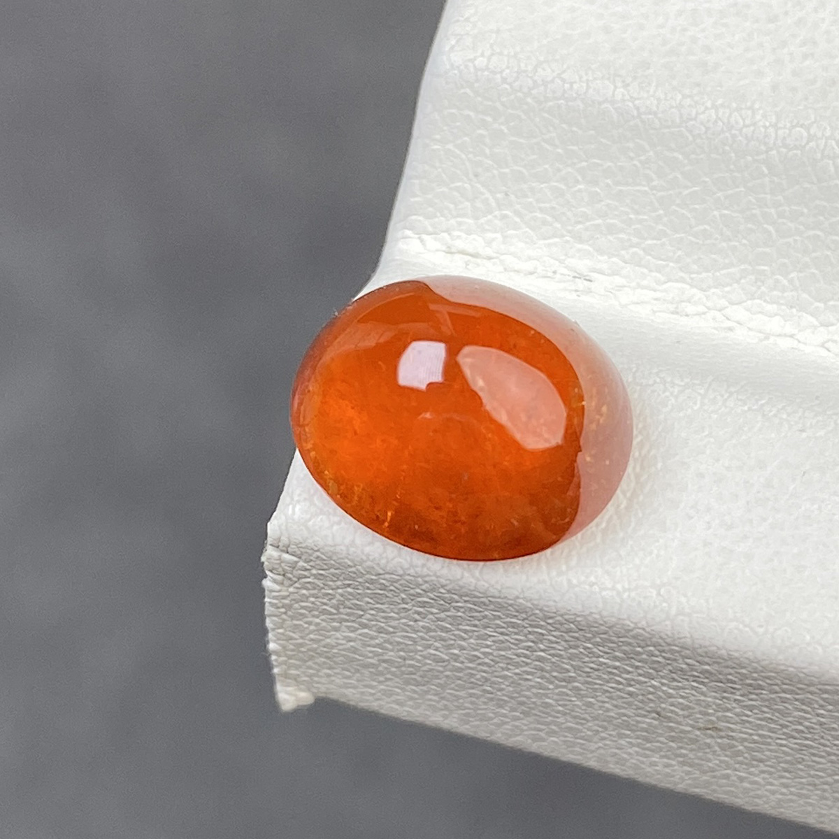 捡漏8.53克拉天然橙红芬达石蛋面石榴石无裂品相好私人定制首饰