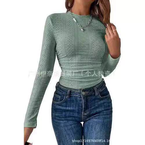 Knitted heart-shaped collar, embroidered eyelets, chest