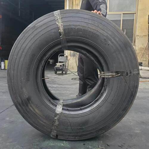 1000-20井下铲运机L-4S光面花纹矿用尼龙成套工程机械轮胎