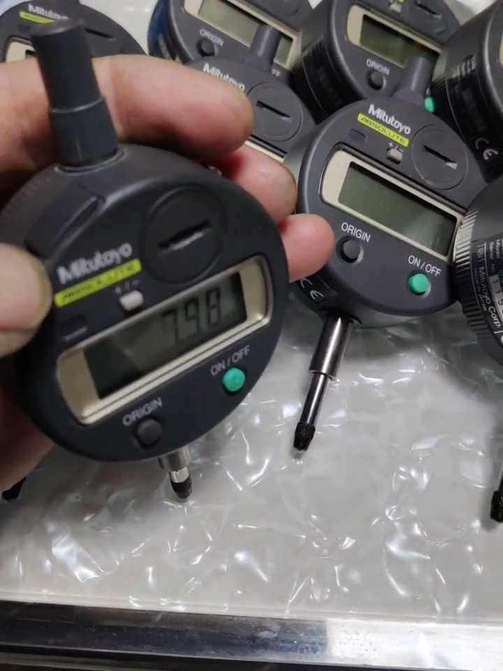 三丰543-681百分表实物拍摄，所见所得。