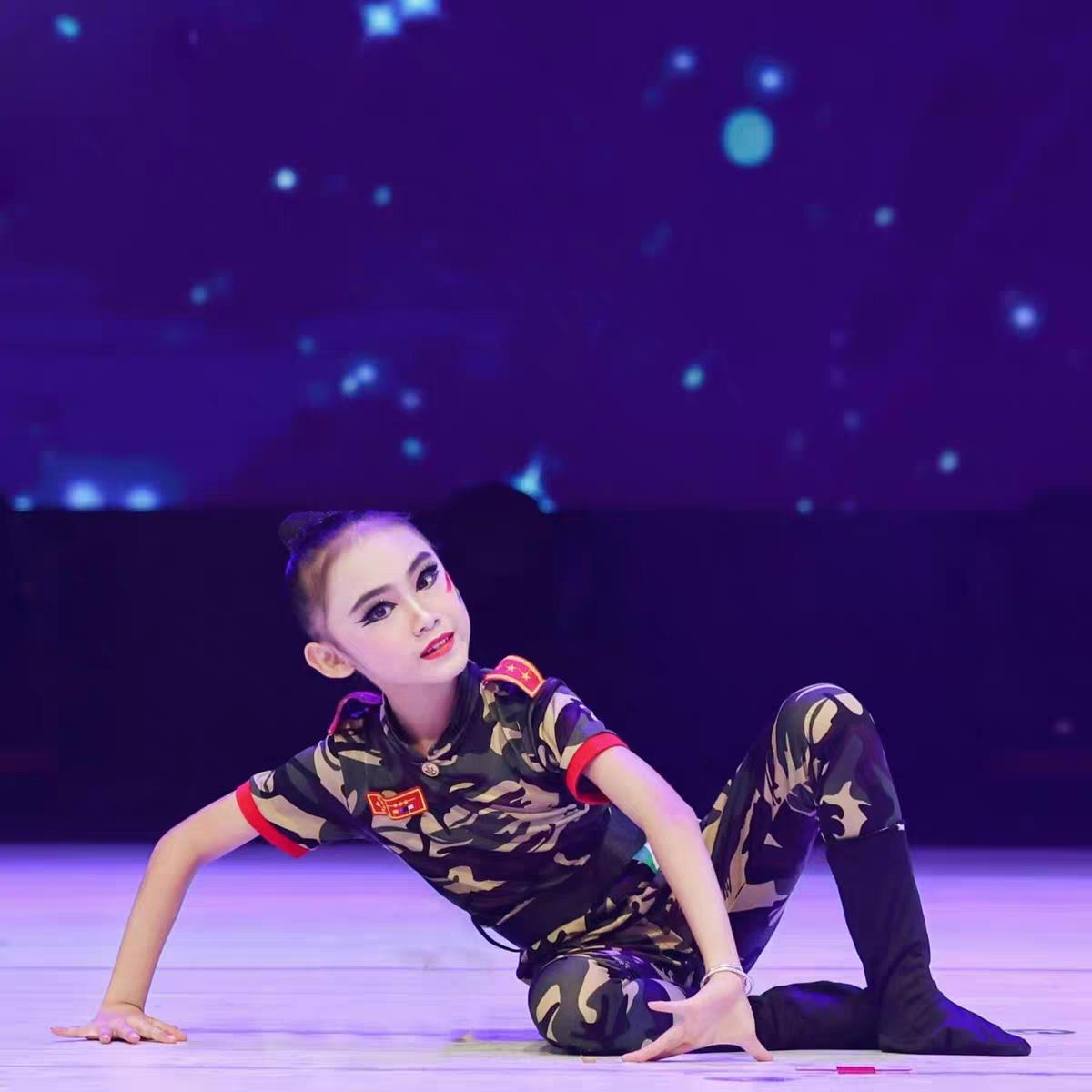 儿童迷彩服男女童特种兵演出服小兵娃娃舞蹈服幼儿军旅群舞表演服