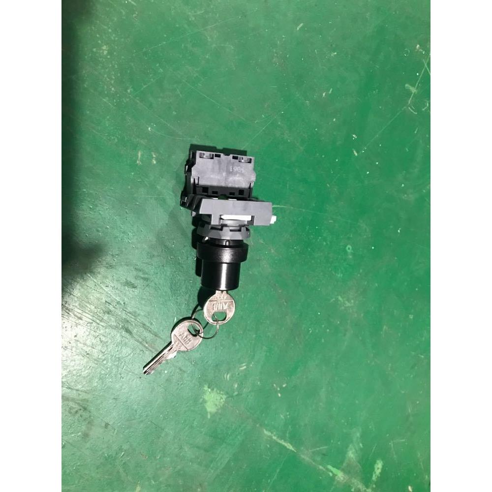 和鹰拉布机YIN自动铺布机配件带钥匙的电源开关 钥匙开关