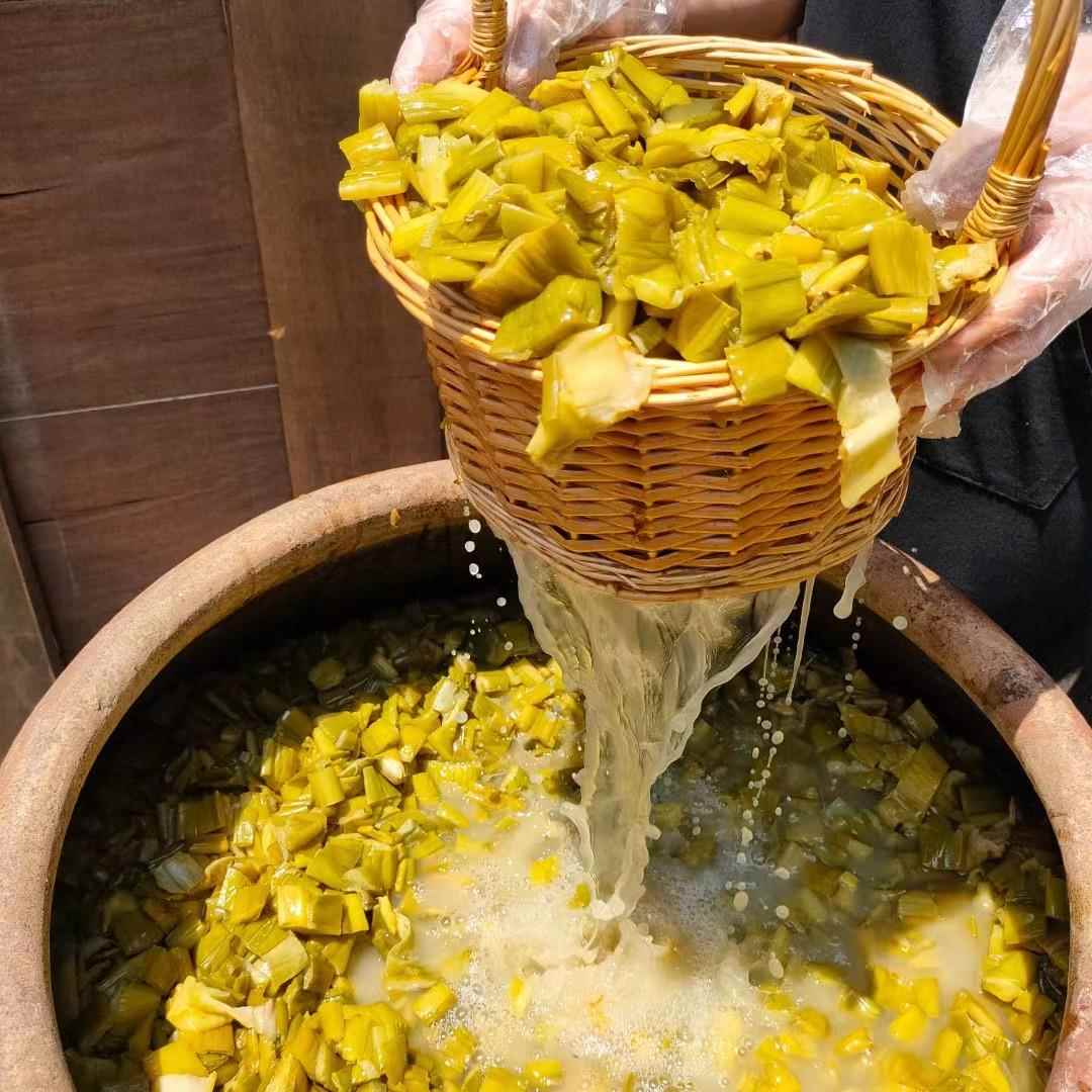 广东化州高州新鲜腌制去皮芋苗酸客家酸笋配粥广西博白横县芋苗梗