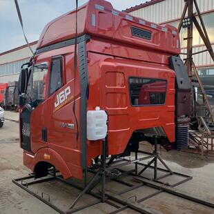 适配解放新J6P前保险杠下饰条J6银色杠防撞杠扰流板货车配件大全