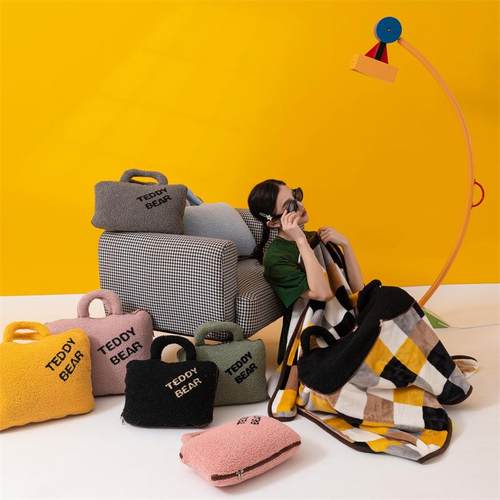 两抱枕毯子用午被睡毯子二合QYI一车用枕头车办公室午休靠枕载盖