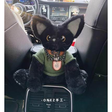 车载超级可爱坐姿猫咪汽车扶手箱多功能挂式黑色纸巾包车用纸巾盒