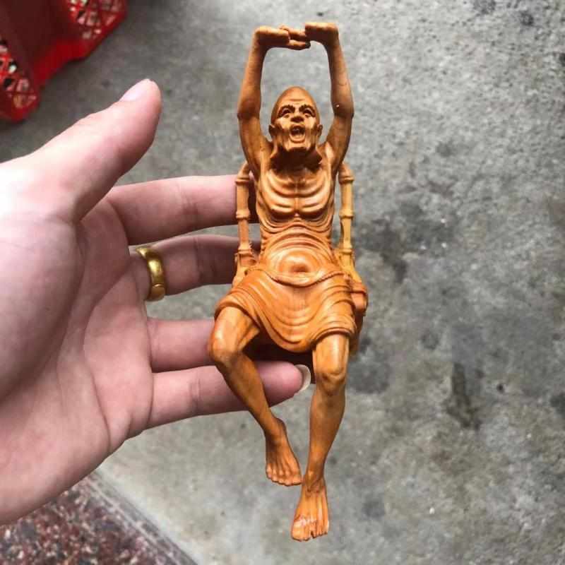 崖柏黄杨木雕悠哉罗汉摆件实木雕刻靠椅罗汉家居博古架装饰工艺品