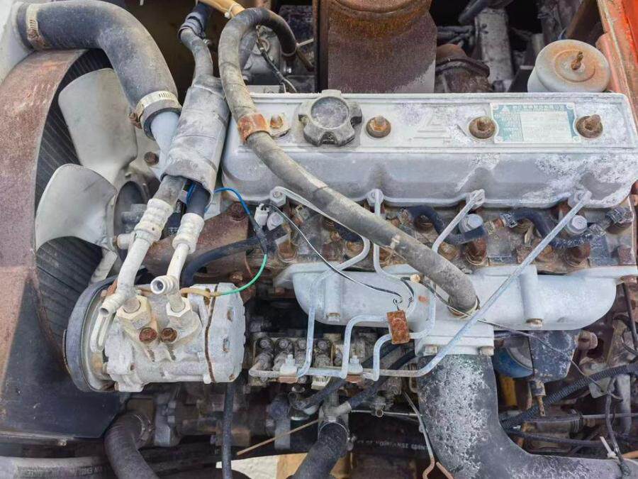 12月13日泉州工程机械轮挖新源75W-8挖掘机一辆带破碎锤带斗网络拍卖公告