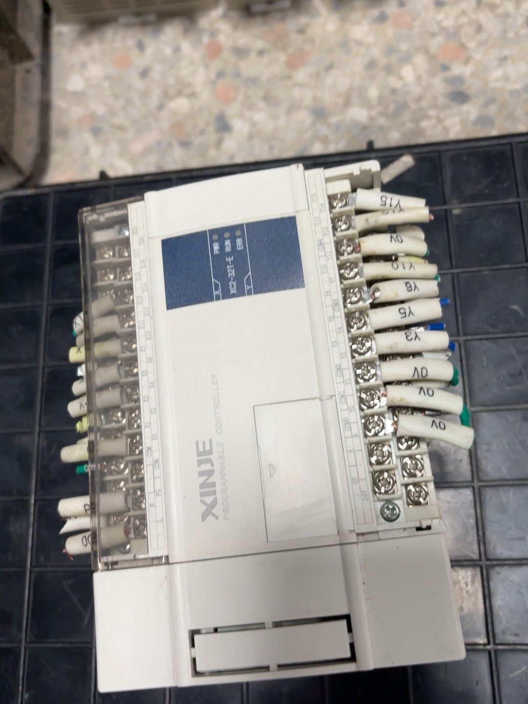 信捷PLC     XC2-32T-E  ，拆机包好。实物图