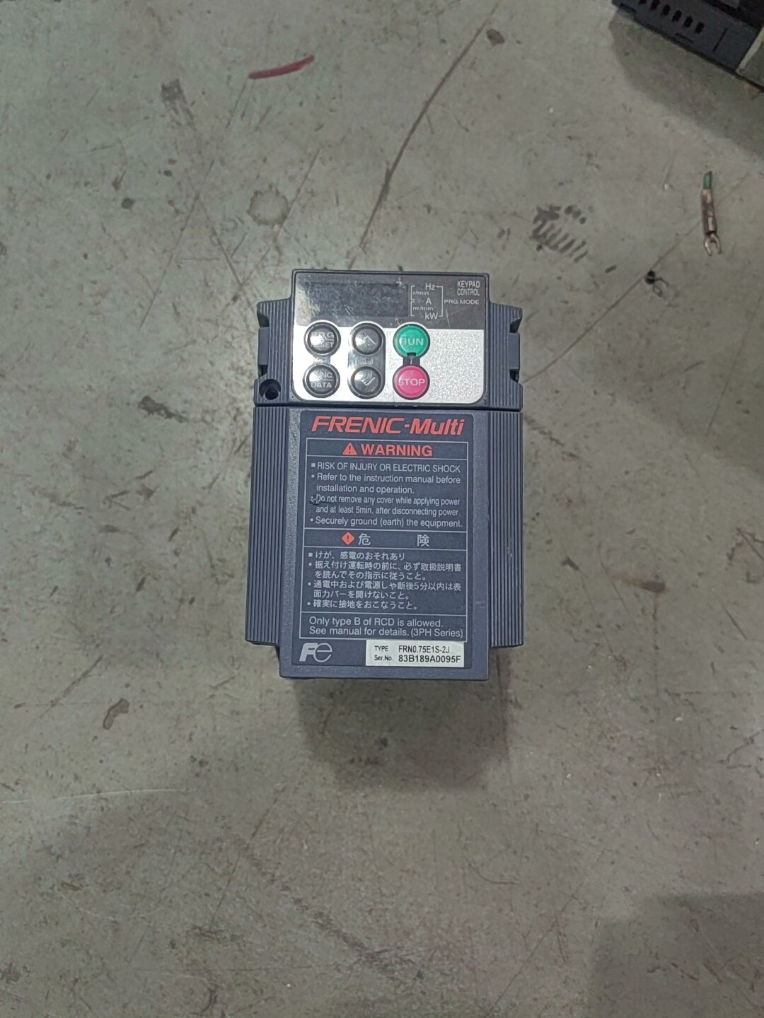 富士变频器FRN0.75E1S-2J 0.75KW 220V