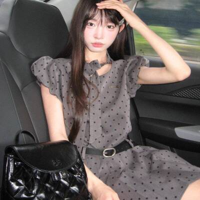 灰色韩系波点洋装女2025新款夏季轻奢高级感小个子设计感百褶裙