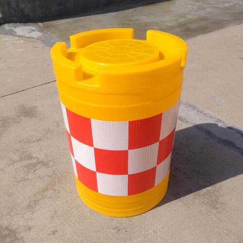 雅格滚塑防撞桶580*820高速隔离防撞桶生产厂家