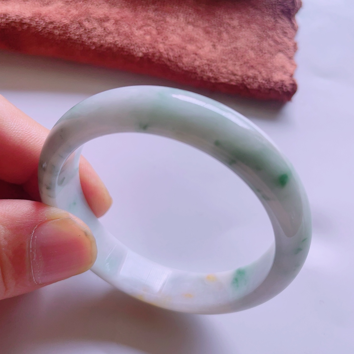 52圈口 天然真品翡翠玉镯冰飘绿飘色飘花细腻冰透正圈手镯 43.26g