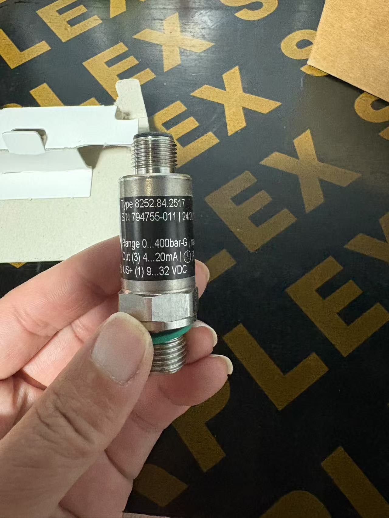 瑞士trafag 8252.84.2517 传感器，400b