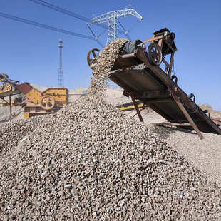 现货沸石滤料 湿地填料 水处理沸石滤料 园艺种植绿沸石颗粒 白沸