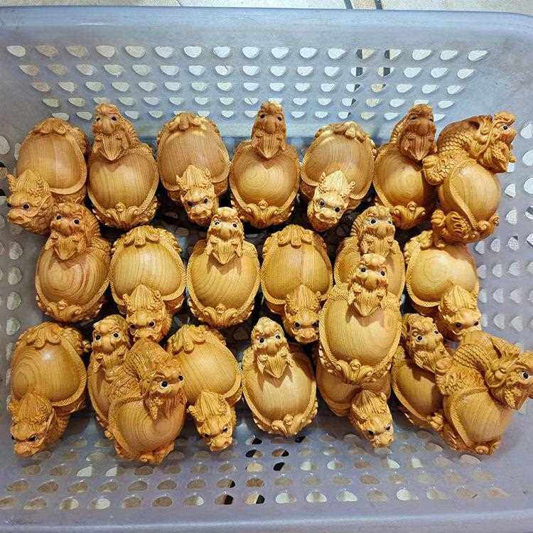 新款直销崖柏木雕龙龟文玩小摆件雕刻工艺品礼品家居小饰品神兽实