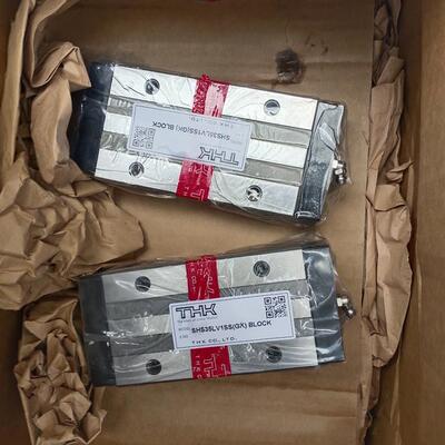 THK SHS35V SHS30C SHW27CR SSR15XW HRW21CA HSR10RM直线滑块