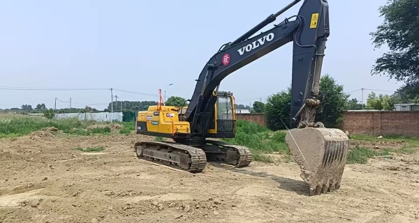 11月29日保定沃尔沃210挖掘机网络拍卖公告