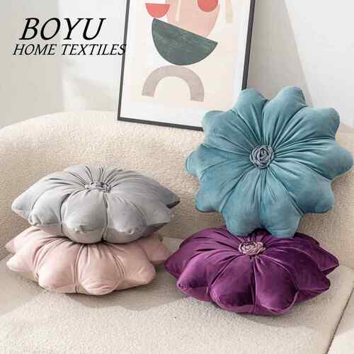 Velvet Flower-Shaped Throw Pillow with Insert - Elegant