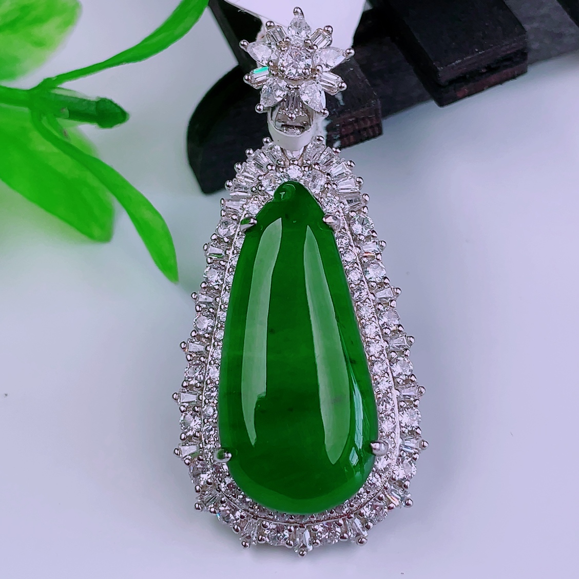 天然真品翡翠S925银镶嵌冰飘阳绿满绿高端精品闪拍福瓜玉珠宝吊坠