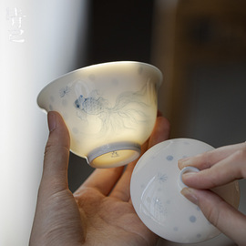 釉下彩金鱼手绘青花盖碗功夫，茶具家用陶瓷，泡茶碗文人器茶碗