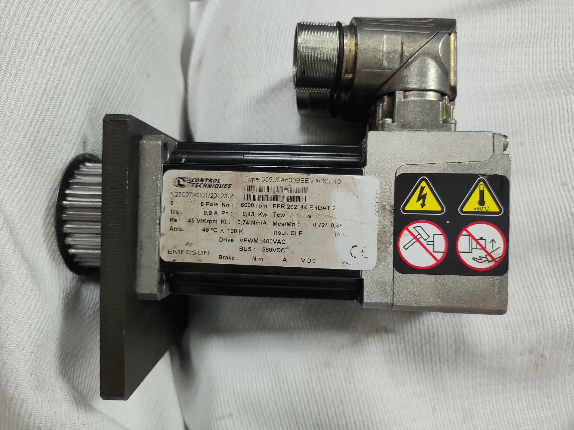 艾默生伺服电机055U2A600BBEMA063110