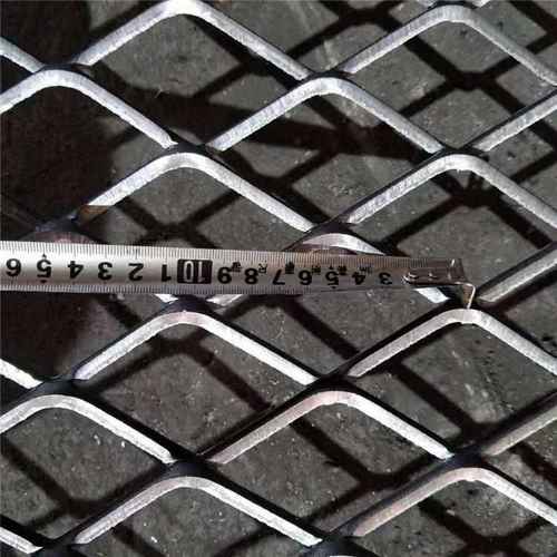 重型钢板网厂家不锈钢筛网建筑脚踏金属板拉伸网菱形孔镀锌钢板网