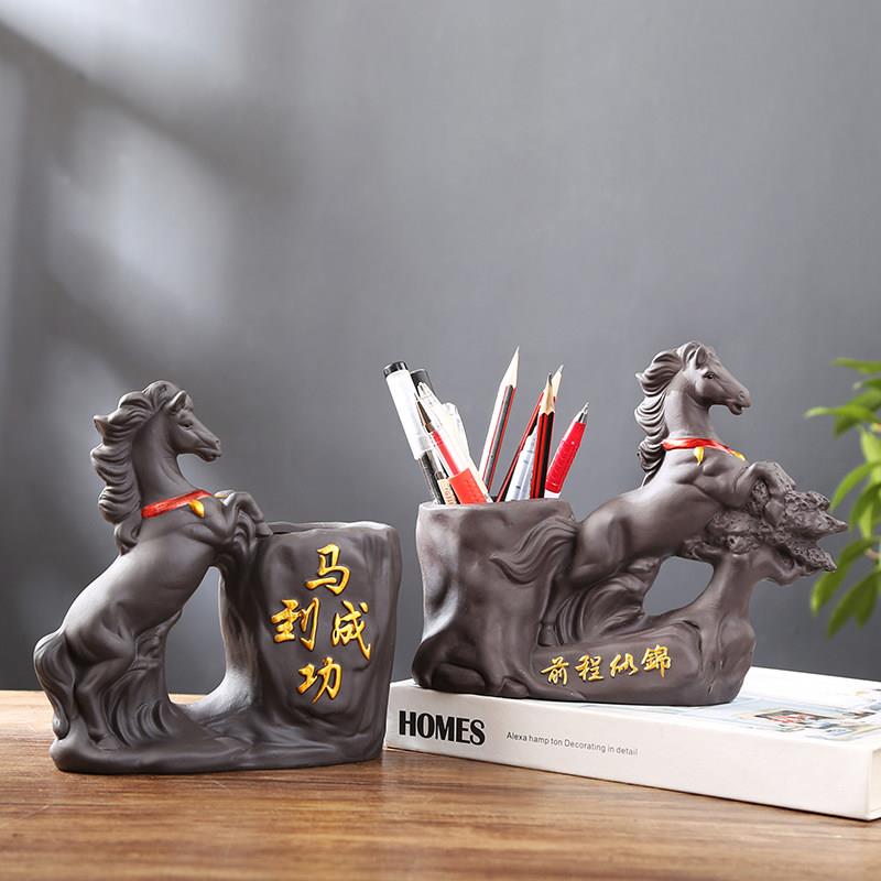 马到成功陶瓷笔筒创意摆件办公室学生桌面艺术高档覆古多功能收纳