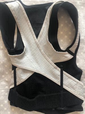 背背佳新U+学生儿童驼背矫正纠正驼背怎么样？被坑前车之鉴感受揭秘