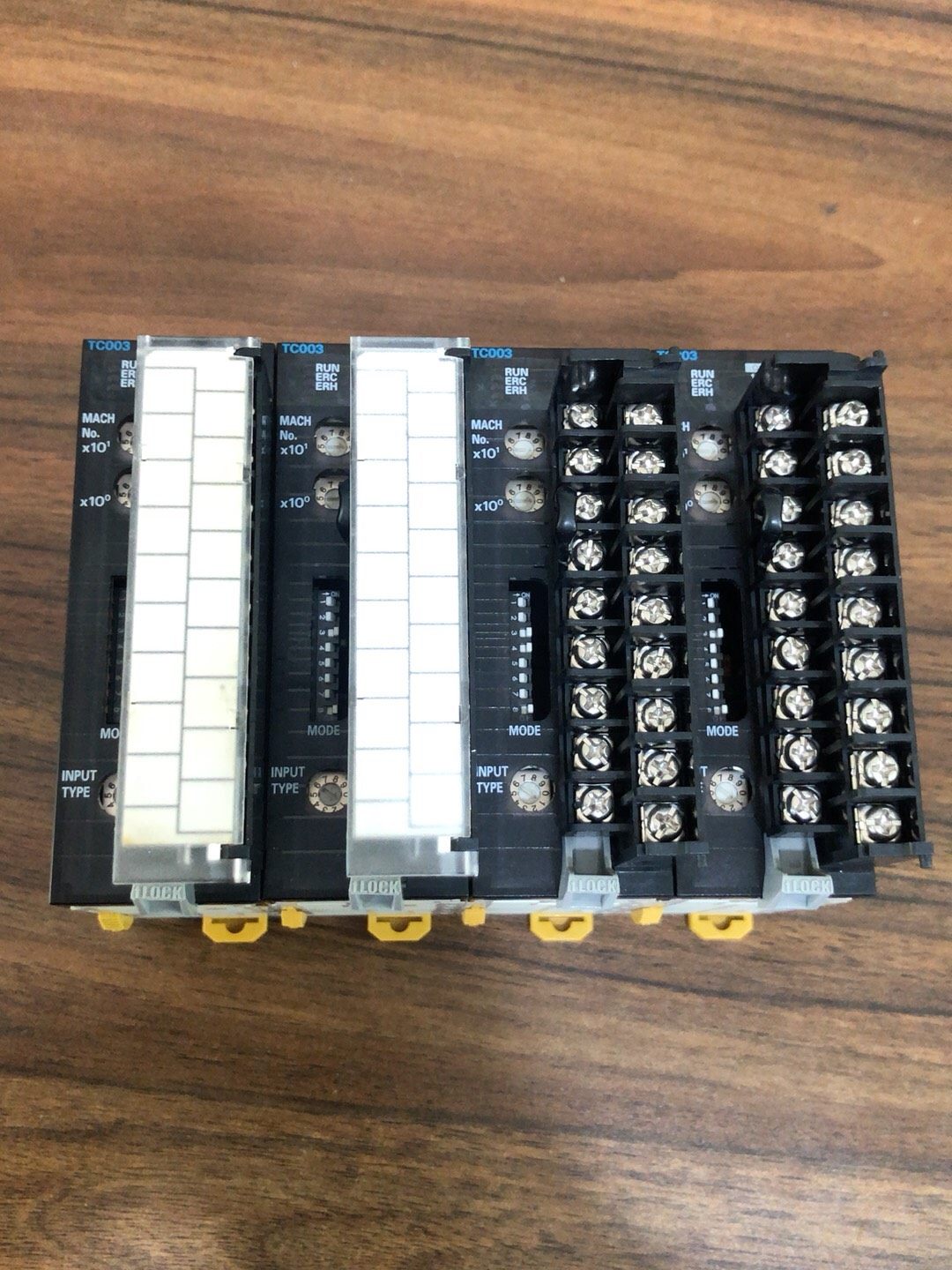 欧姆龙温控模块CJ1W-TC003，数量4PCS，功能OK，