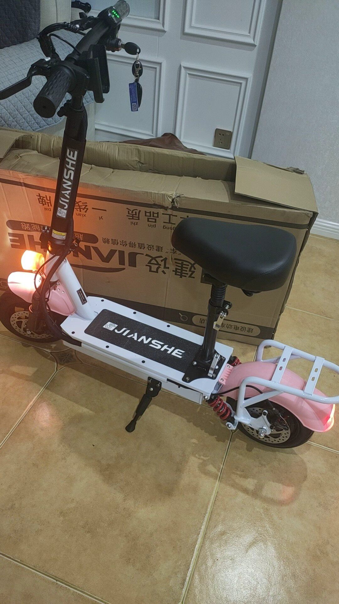 Электросамокат JIAN SHE 1500W: Мощный, Складной, Сверхдлинный Запас Хода, 14-кратная Амортизация и GPS-противоугонная Система для Города photo review