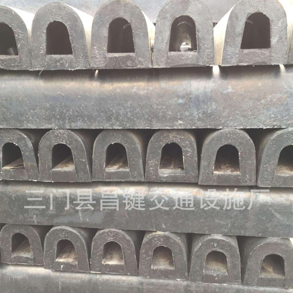D200*1000L护舷半圆形D型橡胶护舷码头防撞条卸货平台防撞设施