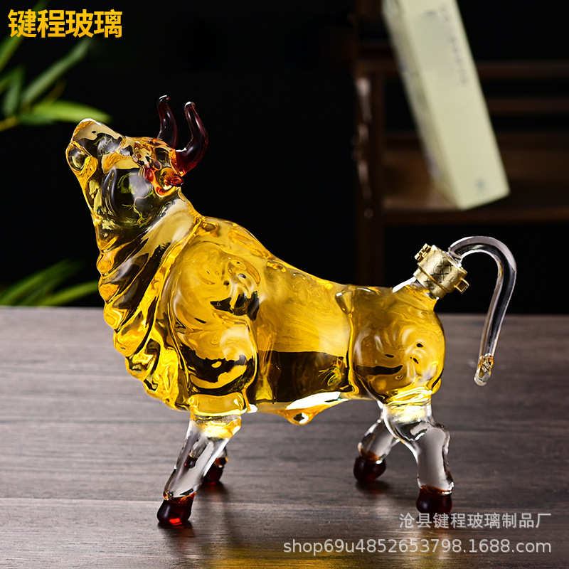 十二生肖抬头牛造型泡酒瓶工艺玻璃白酒瓶空心抬头牛酒瓶密封性好