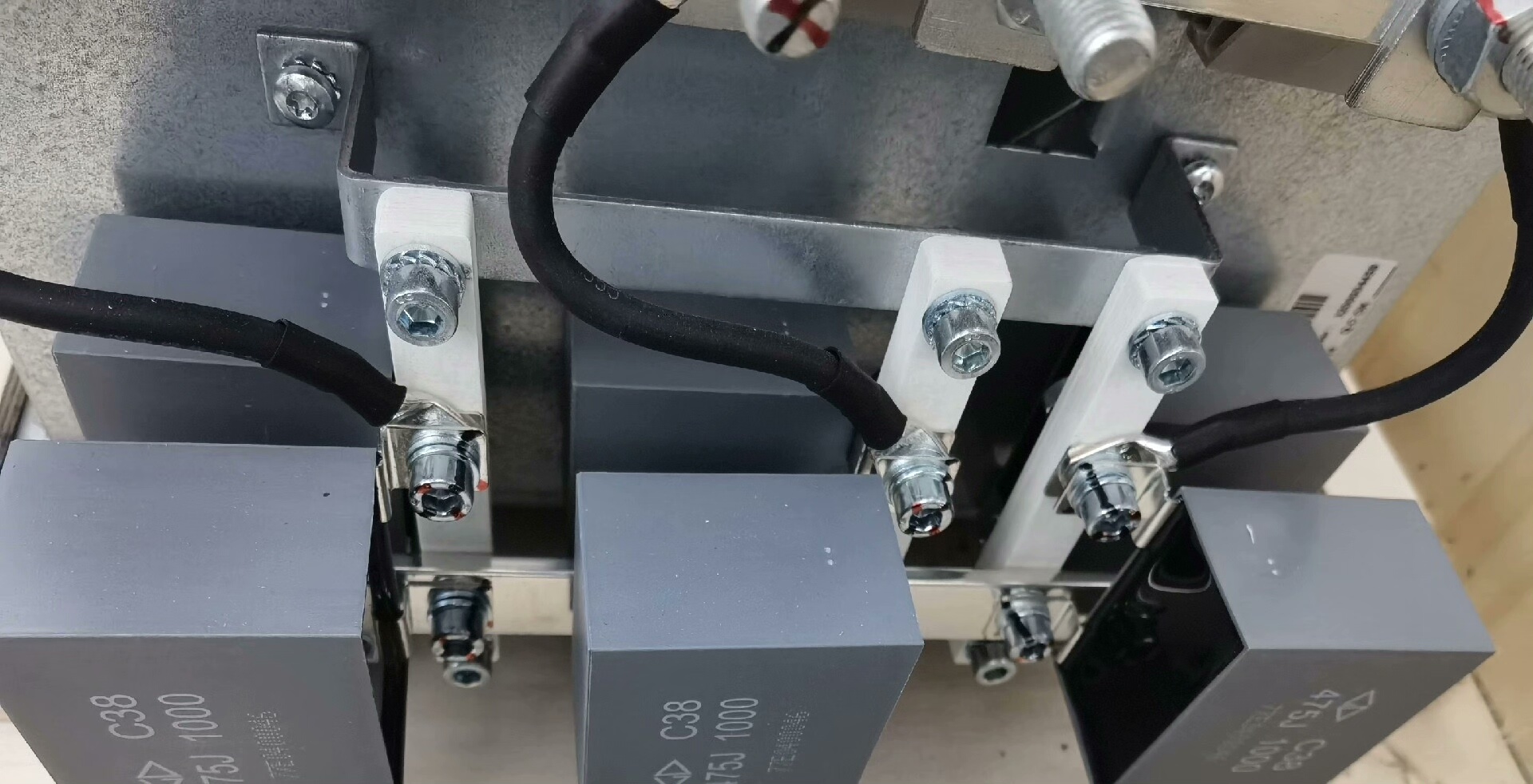 金风Switch滤波电容组，9个大电容，6个小电容，全新原装