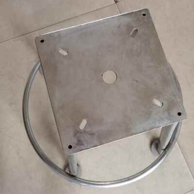 厂不锈钢餐椅脚家铝9255-175型材开料、桌成型、抛光、焊腿接桌架